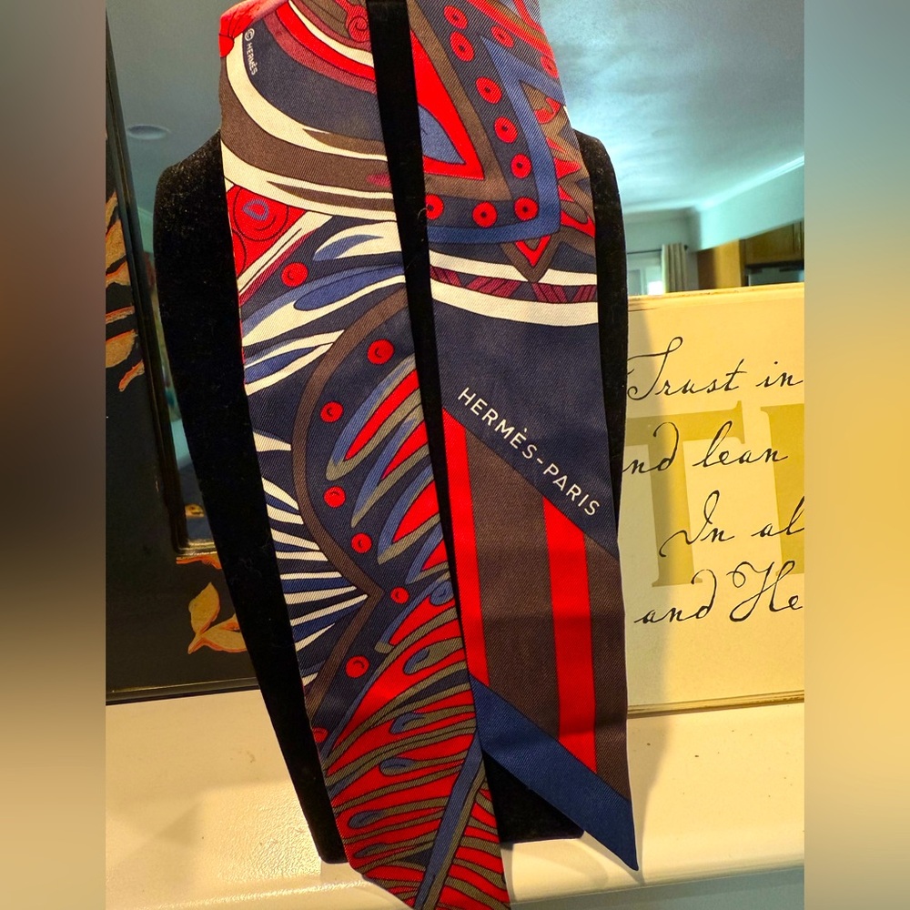 AUTHENTIC HERMES Red and Blue 100% Silk Twillie Scarf- Like New Condition🔹♦️🔷♦️